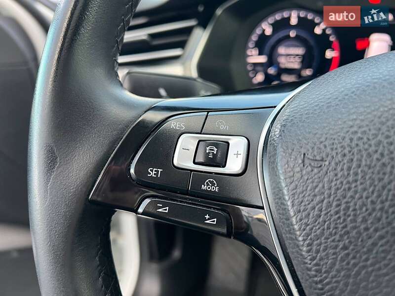 Універсал Volkswagen Passat 2016 в Львові фото 24 Універсал Volkswagen Passat 2016 в Львові