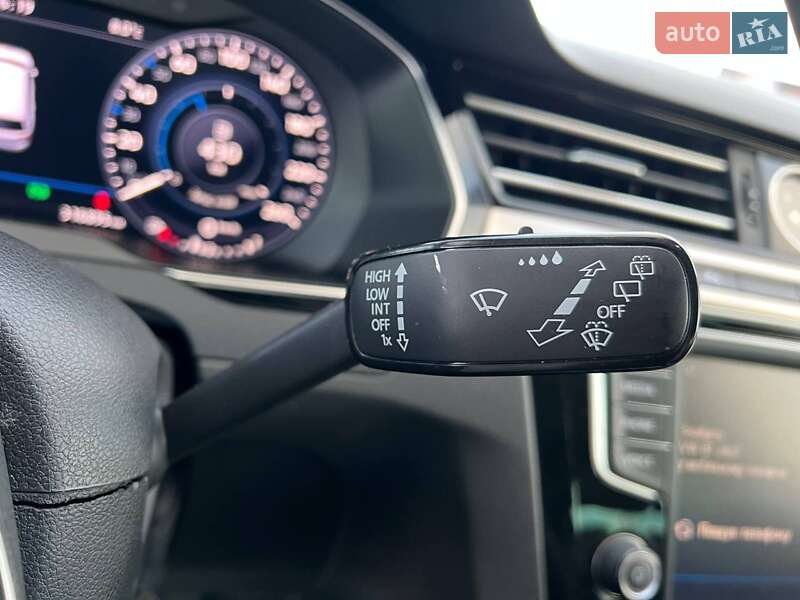 Універсал Volkswagen Passat 2016 в Львові фото 25 Універсал Volkswagen Passat 2016 в Львові