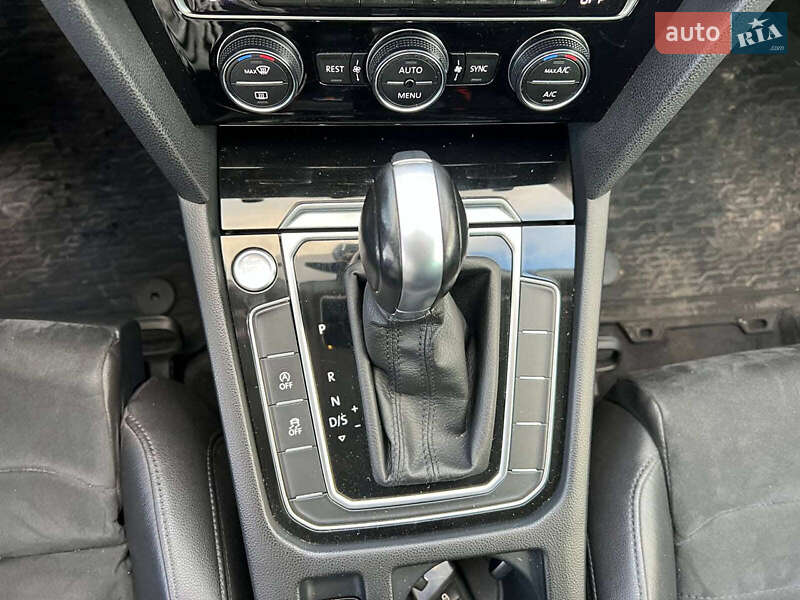 Універсал Volkswagen Passat 2016 в Львові фото 34 Універсал Volkswagen Passat 2016 в Львові