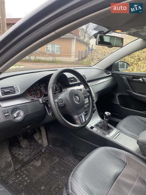 Универсал Volkswagen Passat 2011 в Киеве фото 9 Универсал Volkswagen Passat 2011 в Киеве