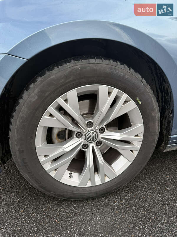 Универсал Volkswagen Passat 2017 в Львове фото 15 Универсал Volkswagen Passat 2017 в Львове