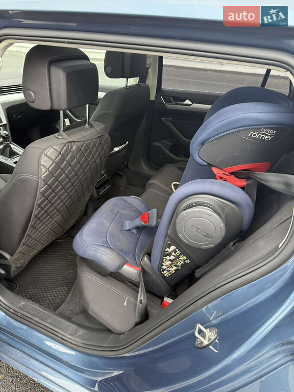 Универсал Volkswagen Passat 2017 в Львове фото 36 Универсал Volkswagen Passat 2017 в Львове