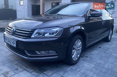 Седан Volkswagen Passat 2013 в Житомирі