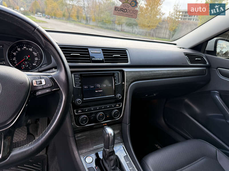 Седан Volkswagen Passat 2017 в Львові