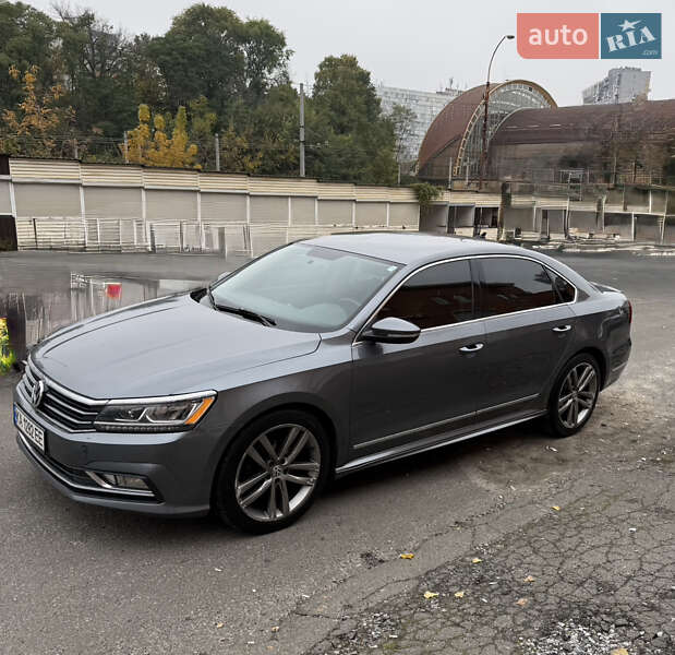 Седан Volkswagen Passat 2016 в Киеве фото Седан Volkswagen Passat 2016 в Киеве