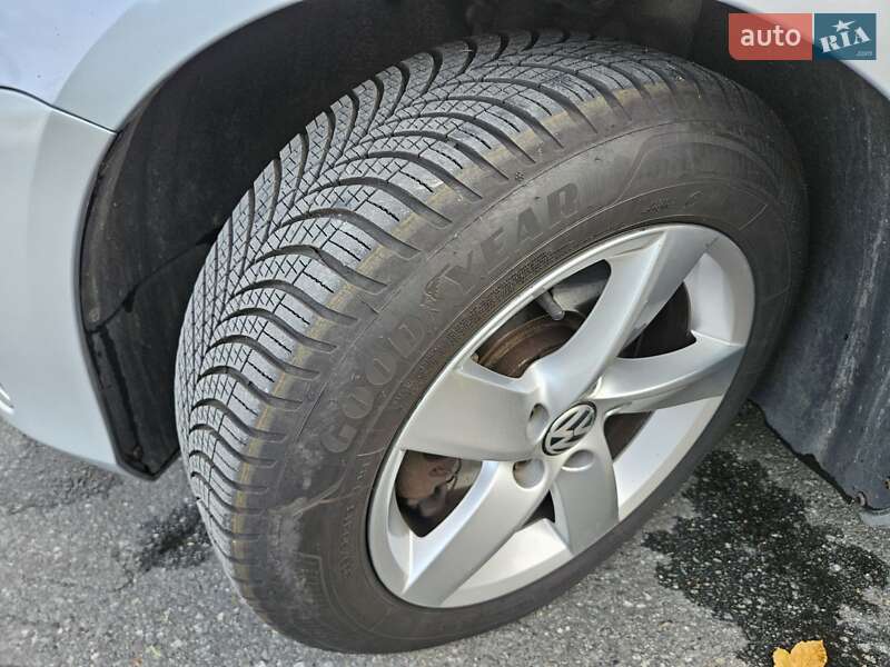 Универсал Volkswagen Passat 2013 в Новояворовске фото 36 Универсал Volkswagen Passat 2013 в Новояворовске