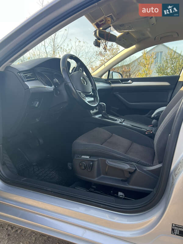 Универсал Volkswagen Passat 2015 в Львове фото 12 Универсал Volkswagen Passat 2015 в Львове