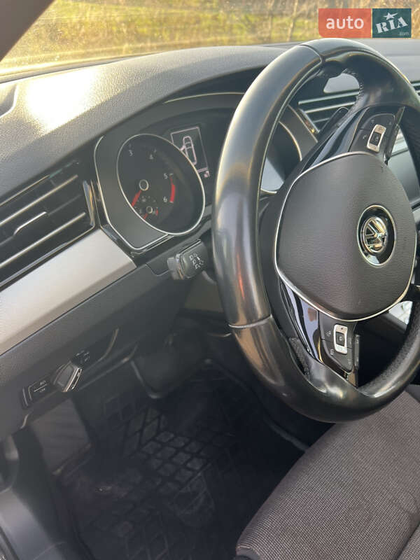 Универсал Volkswagen Passat 2015 в Львове фото 15 Универсал Volkswagen Passat 2015 в Львове