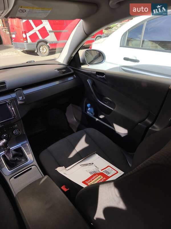 Универсал Volkswagen Passat 2006 в Киеве