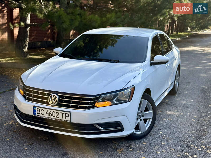 Седан Volkswagen Passat 2016 в Дніпрі
