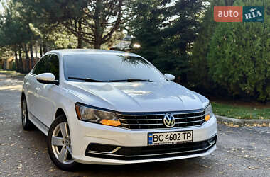Седан Volkswagen Passat 2016 в Днепре