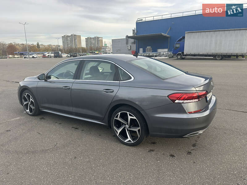 Седан Volkswagen Passat 2020 в Киеве