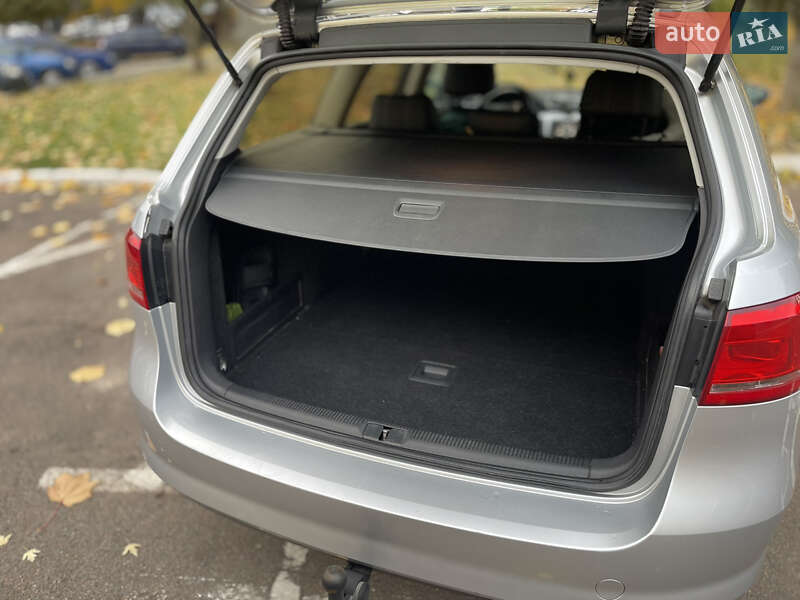 Универсал Volkswagen Passat 2013 в Ужгороде