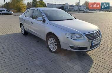 Седан Volkswagen Passat 2010 в Дніпрі