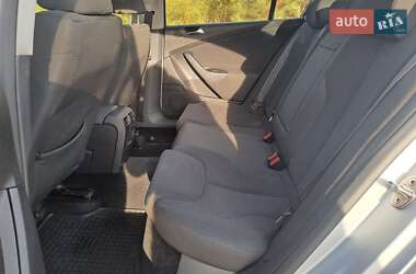 Седан Volkswagen Passat 2010 в Дніпрі