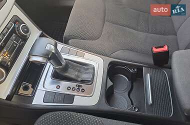 Седан Volkswagen Passat 2010 в Дніпрі