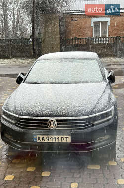 Седан Volkswagen Passat 2017 в Виннице