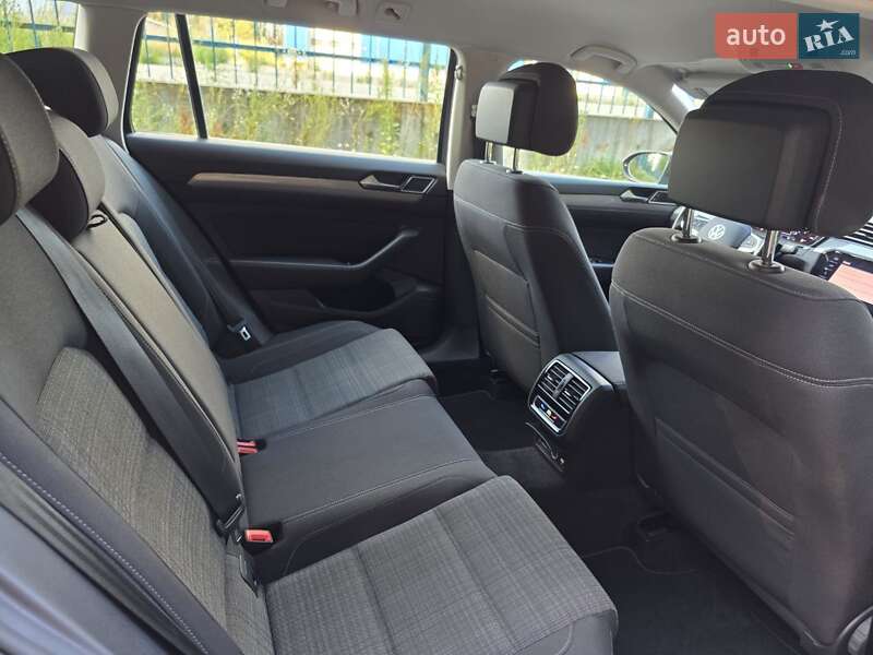 Универсал Volkswagen Passat 2022 в Буче