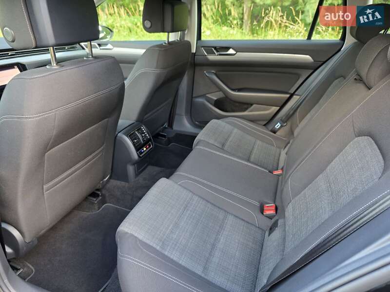 Универсал Volkswagen Passat 2022 в Буче