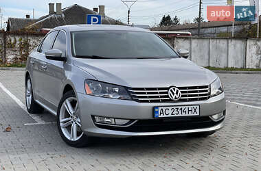 Седан Volkswagen Passat 2012 в Нововолынске