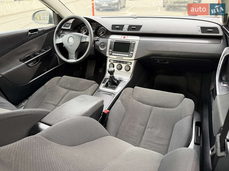 Седан Volkswagen Passat 2005 в Киеве