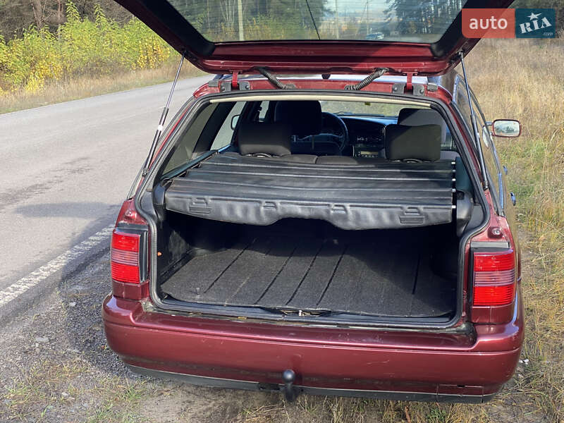 Універсал Volkswagen Passat 1996 в Харкові