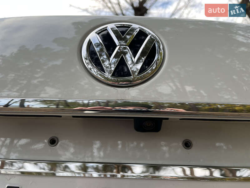 Седан Volkswagen Passat 2016 в Киеве