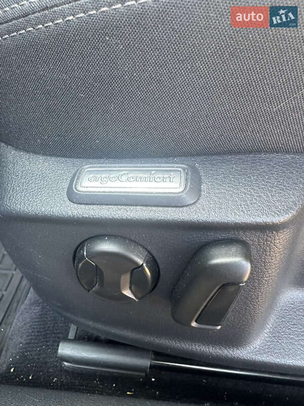 Универсал Volkswagen Passat 2018 в Киеве