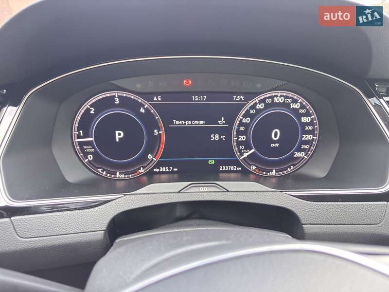 Универсал Volkswagen Passat 2018 в Киеве