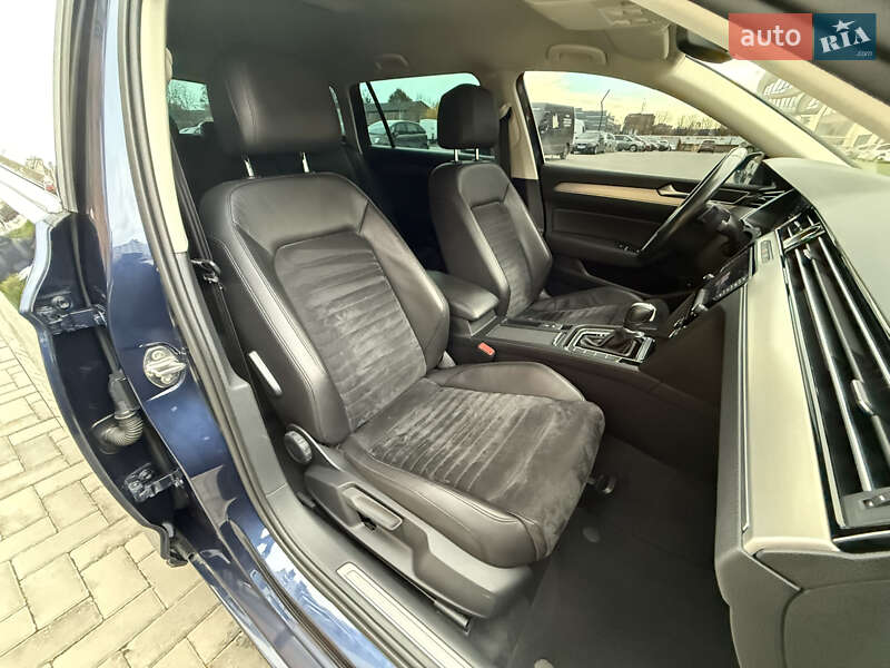Універсал Volkswagen Passat 2017 в Житомирі