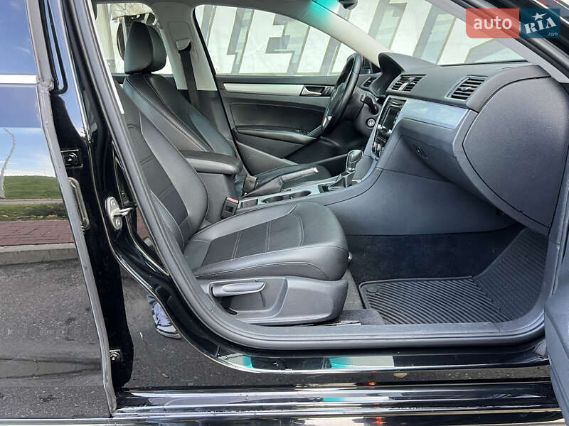 Седан Volkswagen Passat 2013 в Києві