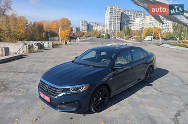 Седан Volkswagen Passat 2021 в Днепре