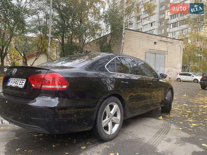 Седан Volkswagen Passat 2012 в Киеве