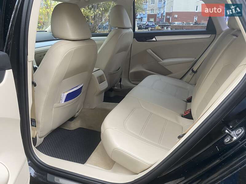 Седан Volkswagen Passat 2012 в Киеве