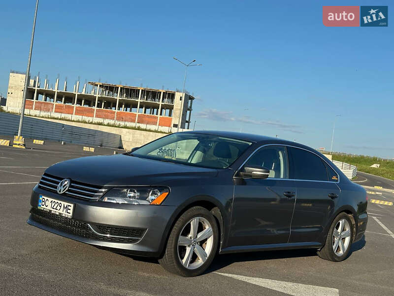 Седан Volkswagen Passat 2013 в Львові