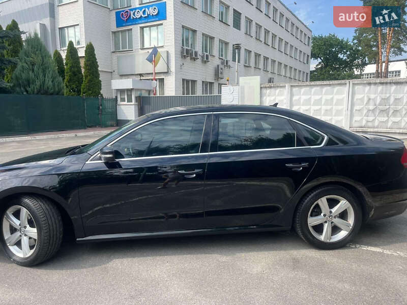 Седан Volkswagen Passat 2013 в Киеве