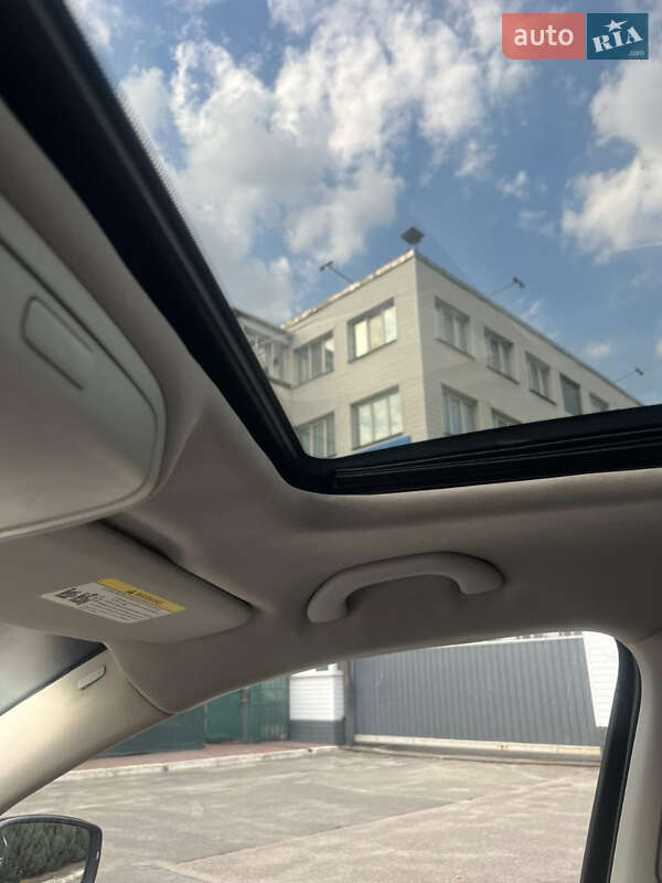 Седан Volkswagen Passat 2013 в Киеве