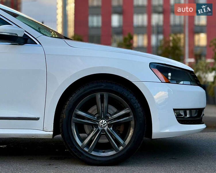 Седан Volkswagen Passat 2012 в Киеве