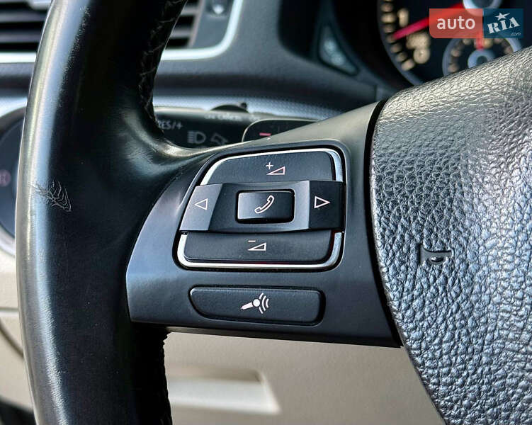 Седан Volkswagen Passat 2012 в Киеве