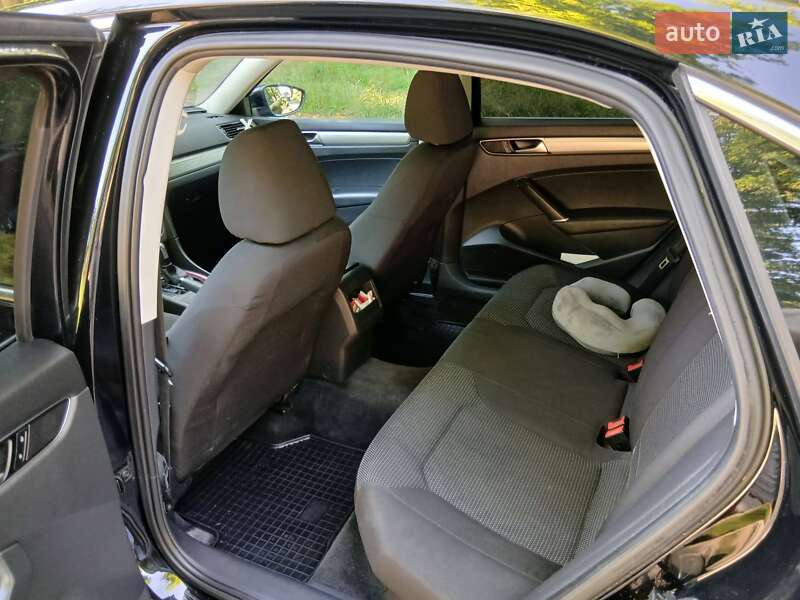 Седан Volkswagen Passat 2016 в Чернівцях