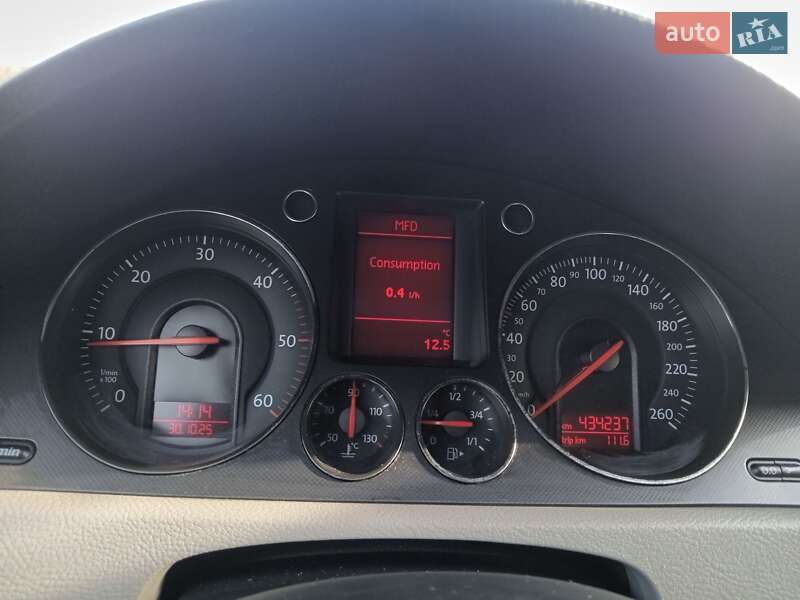 Универсал Volkswagen Passat 2006 в Самборе