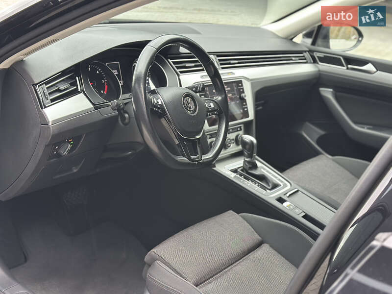 Универсал Volkswagen Passat 2018 в Дубно фото 48 Универсал Volkswagen Passat 2018 в Дубно