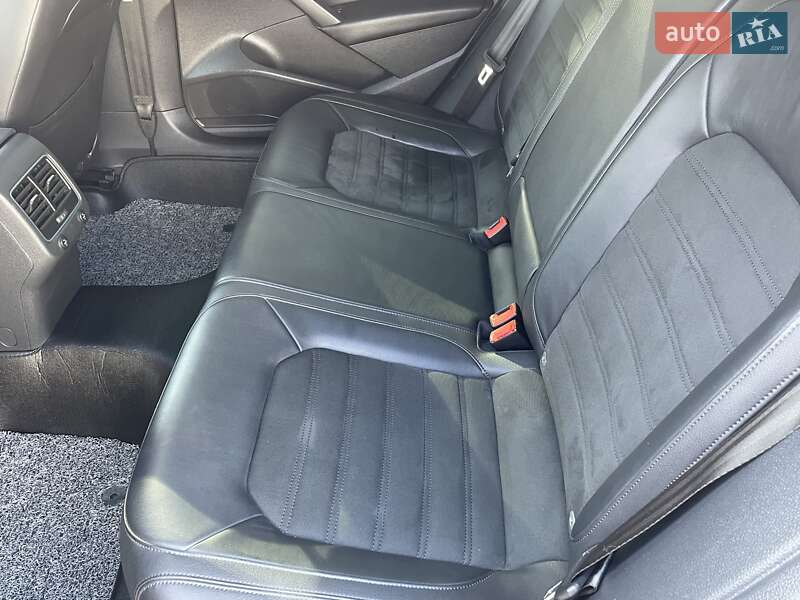 Седан Volkswagen Passat 2014 в Одесі