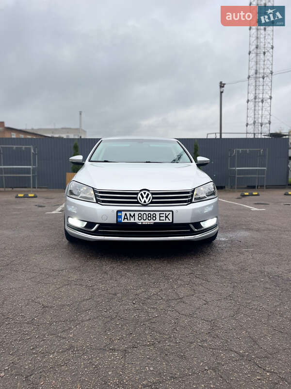 Седан Volkswagen Passat 2012 в Коростене