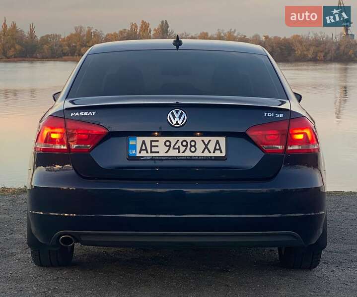 Седан Volkswagen Passat 2012 в Днепре