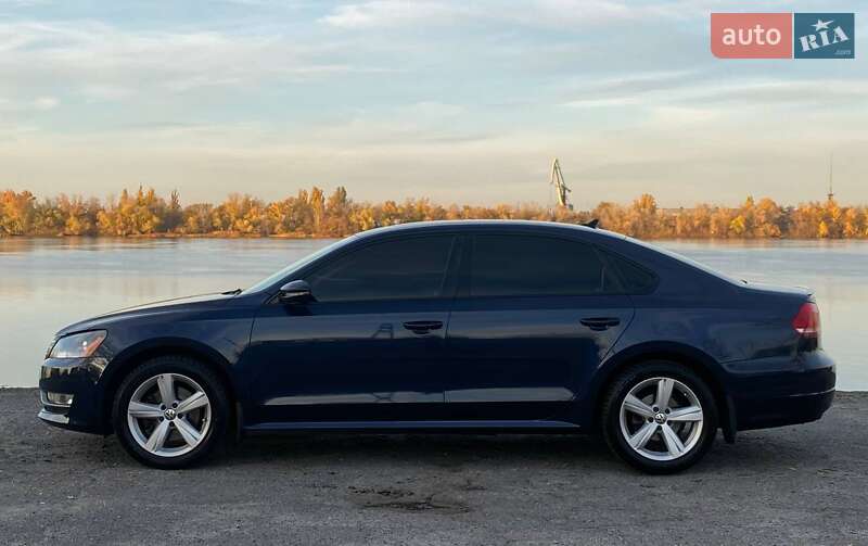 Седан Volkswagen Passat 2012 в Днепре
