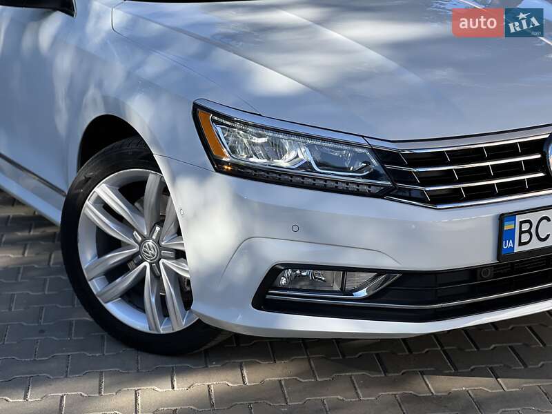 Седан Volkswagen Passat 2017 в Львове