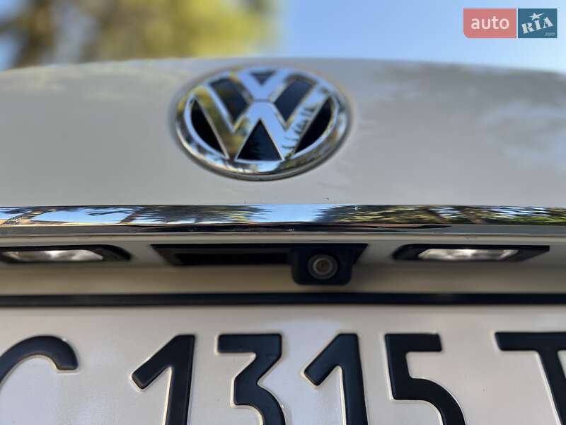 Седан Volkswagen Passat 2017 в Львове