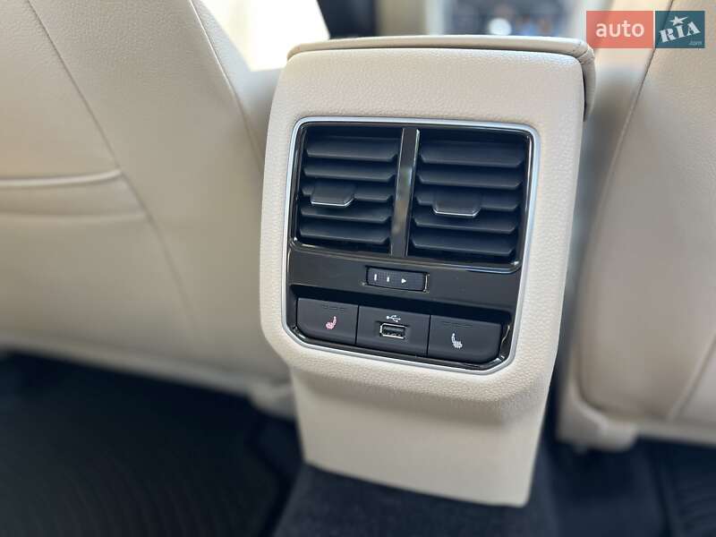 Седан Volkswagen Passat 2017 в Львове