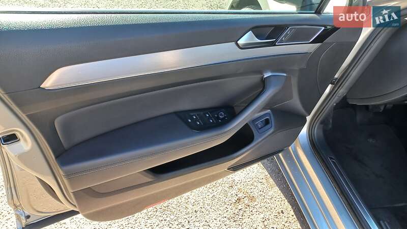 Универсал Volkswagen Passat 2016 в Львове фото 18 Универсал Volkswagen Passat 2016 в Львове